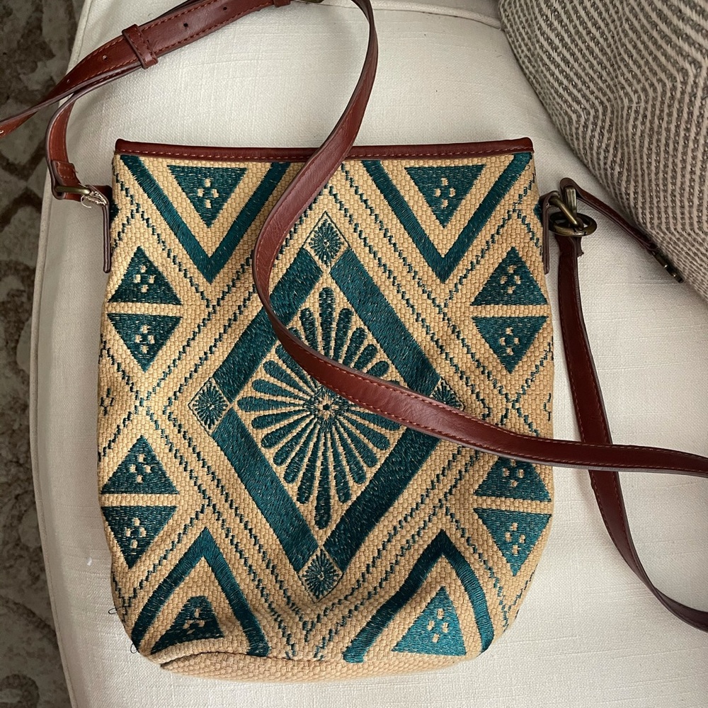 Lucky cross body bag